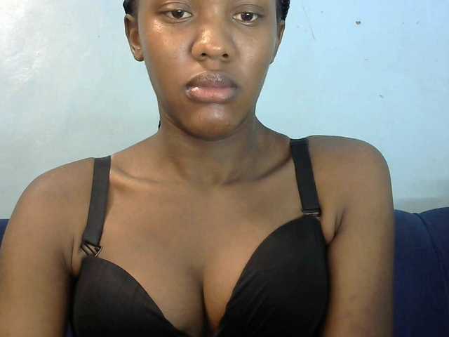 Trisha254 live cam on BongaCams
