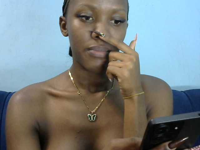 Trisha254 live cam on BongaCams