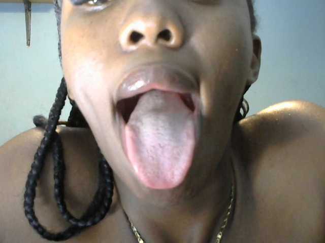 Trisha254 live cam on BongaCams