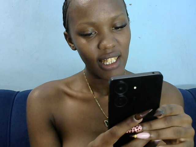 Trisha254 live cam on BongaCams