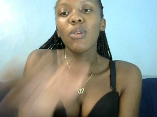 Trisha254 live cam on BongaCams