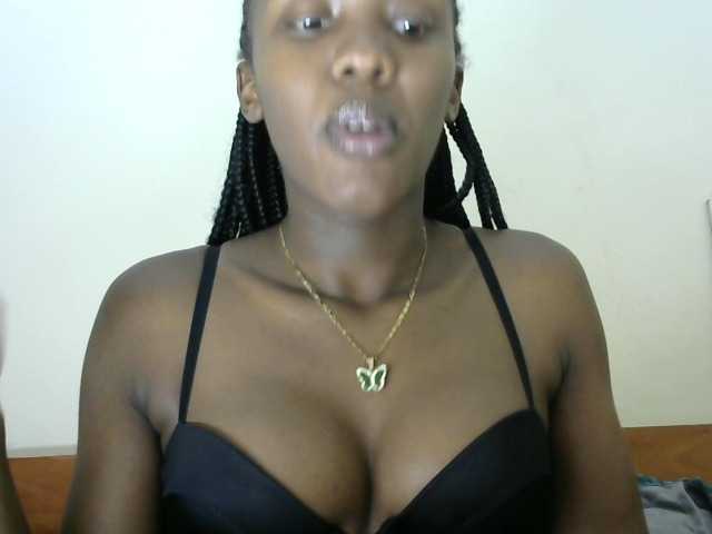 Trisha254 live cam on BongaCams