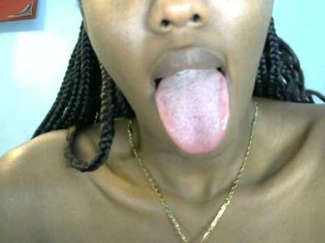 Trisha254 live cam on BongaCams
