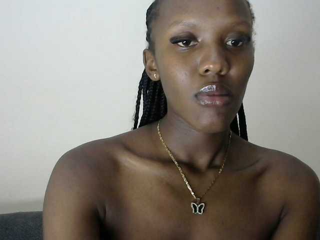 Trisha254 live cam on BongaCams
