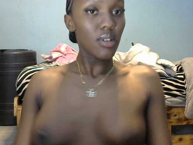 Trisha254 live cam on BongaCams