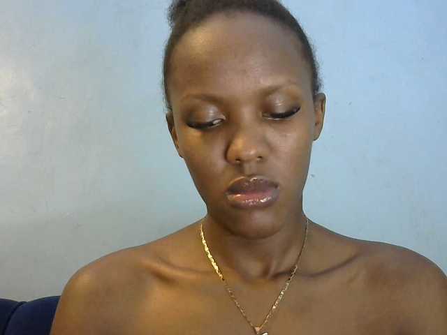 Trisha254 live cam on BongaCams
