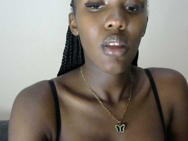 Trisha254 live cam on BongaCams