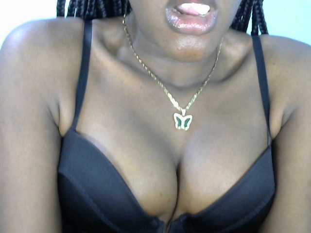 Trisha254 live cam on BongaCams