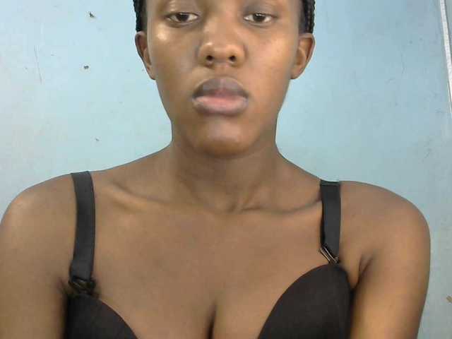 Trisha254 live cam on BongaCams