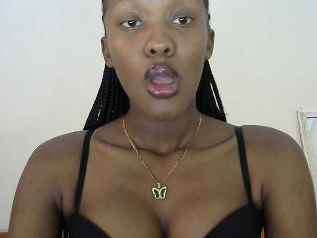 Trisha254 live cam on BongaCams