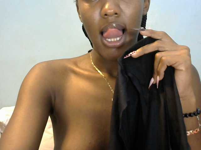 Trisha254 live cam on BongaCams
