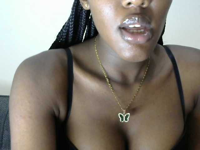 Trisha254 live cam on BongaCams