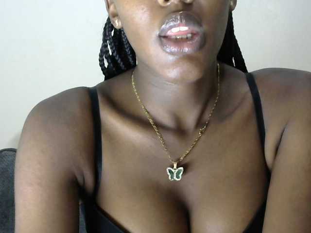 Trisha254 live cam on BongaCams