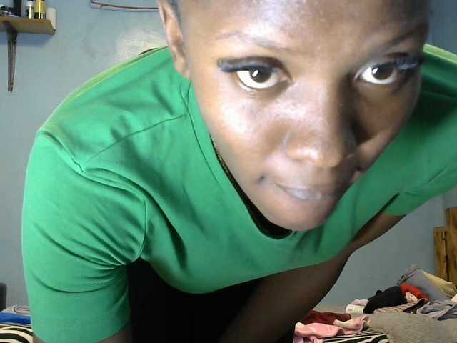 Trisha254 live cam on BongaCams