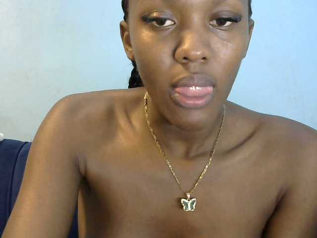 Trisha254 live cam on BongaCams