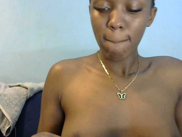Trisha254 live cam on BongaCams
