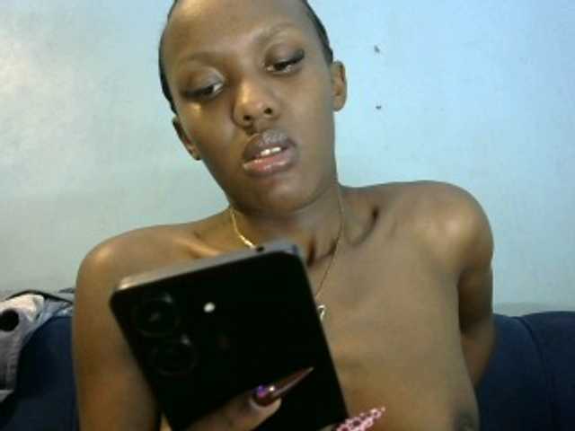 Trisha254 live cam on BongaCams