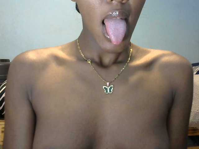 Trisha254 live cam on BongaCams