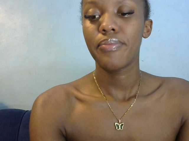 Trisha254 live cam on BongaCams