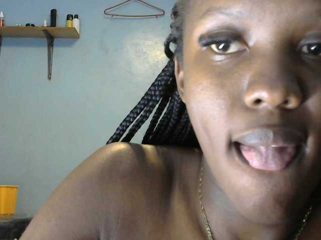 Trisha254 live cam on BongaCams