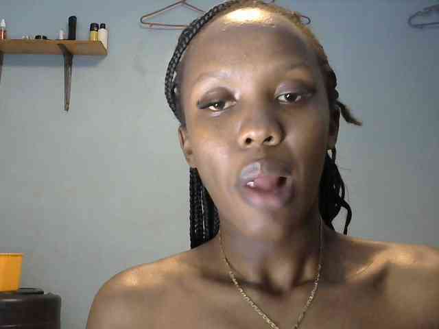 Trisha254 webcam