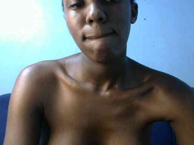 Trisha254 webcam