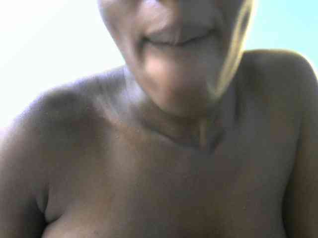 Trisha254 webcam