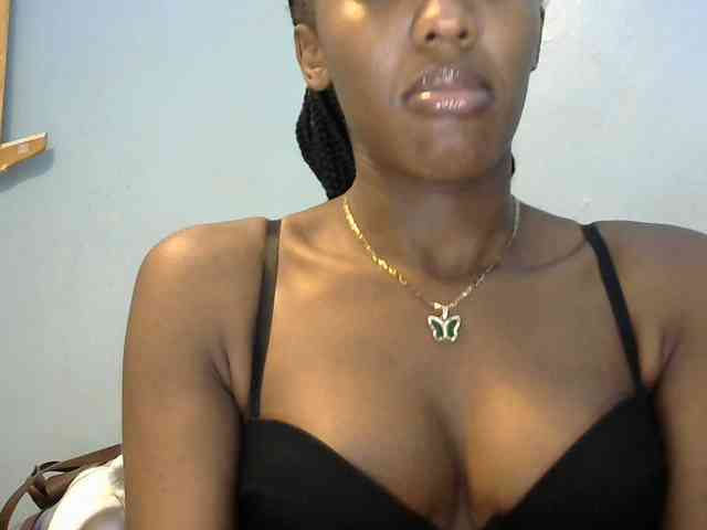 Trisha254 webcam