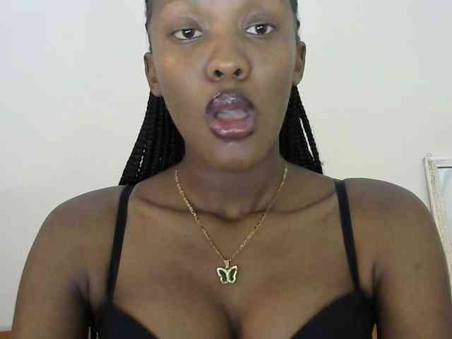 Trisha254 webcam