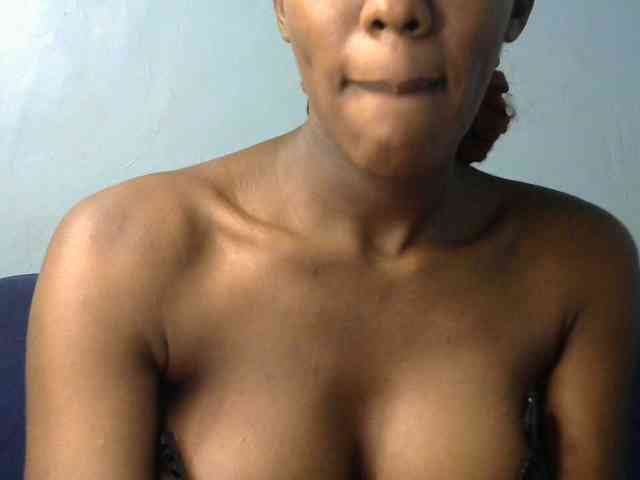 Trisha254 webcam