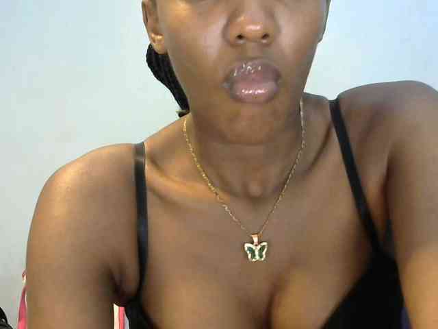 Trisha254 webcam