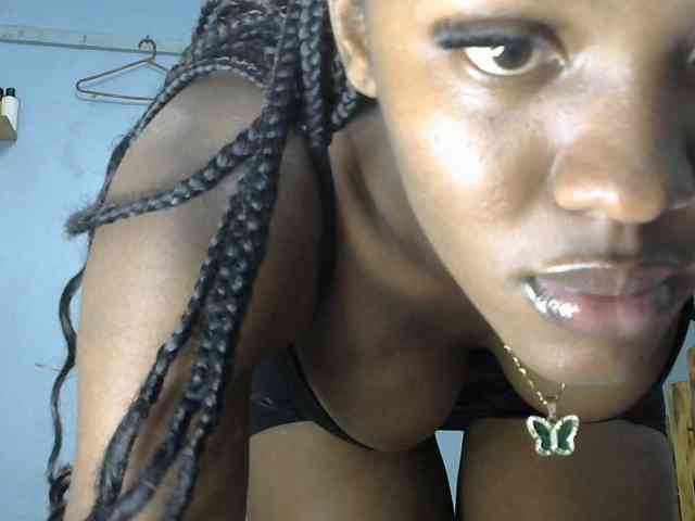 Trisha254 webcam
