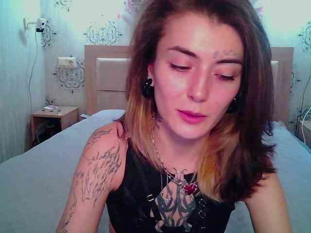 harris483 Live Webcam on BongaCams