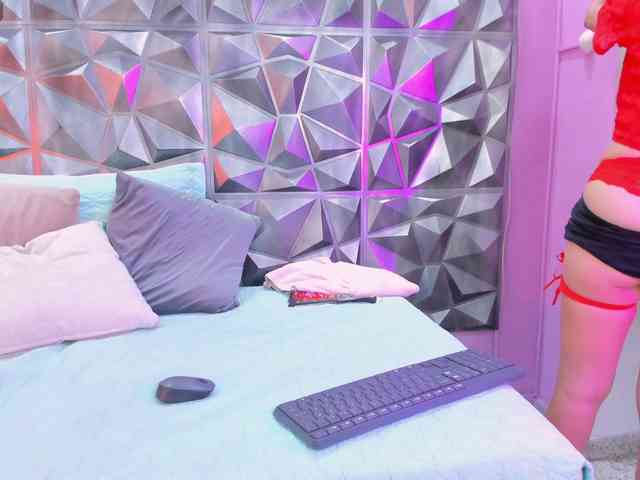 SalmaRose webcam