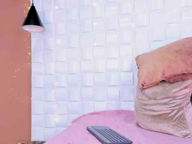 SalmaRose webcam