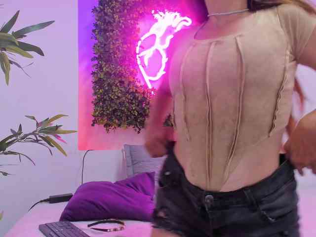SalmaRose webcam
