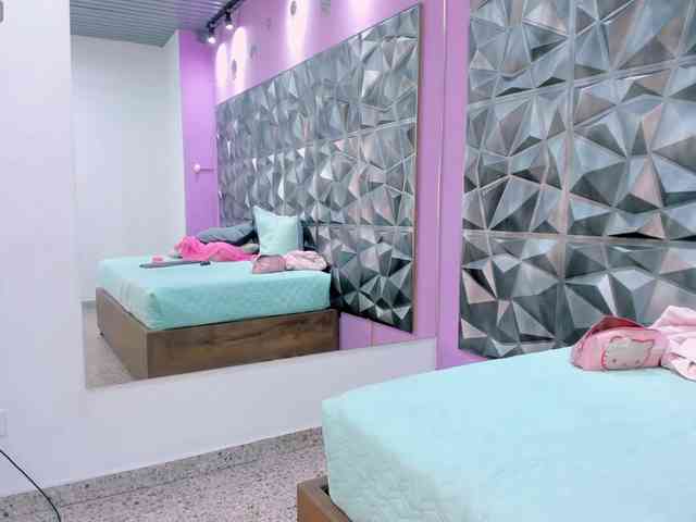 SalmaRose webcam