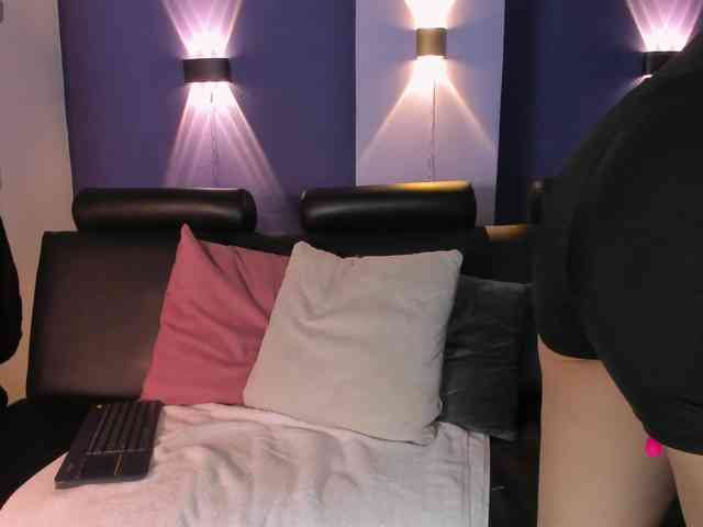 SalmaRose webcam