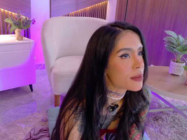 EmmaaFoster live cam on BongaCams
