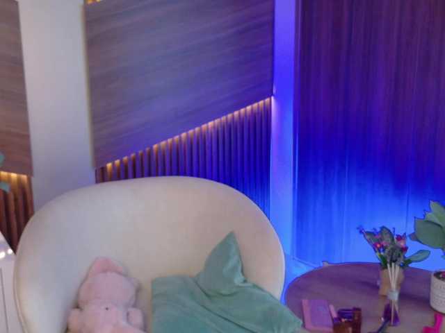 EmmaaFoster live cam on BongaCams