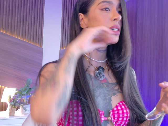 EmmaaFoster live cam on BongaCams
