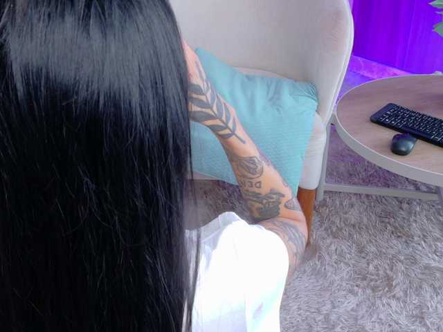EmmaaFoster live cam on BongaCams