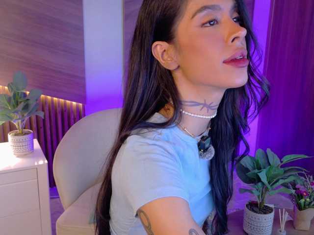 EmmaaFoster live cam on BongaCams