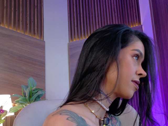 EmmaaFoster live cam on BongaCams