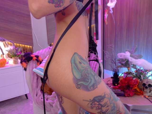 EmmaaFoster live cam on BongaCams