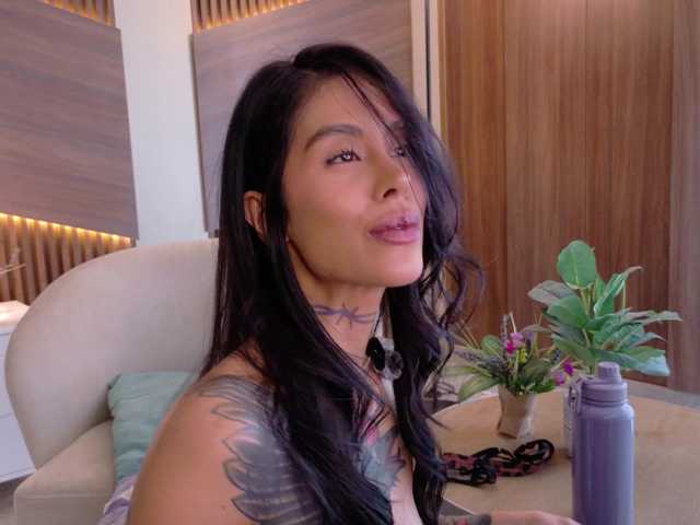 EmmaaFoster live cam on BongaCams