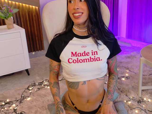 EmmaaFoster live cam on BongaCams