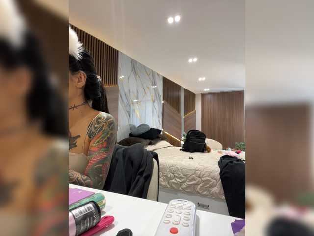 EmmaaFoster live cam on BongaCams