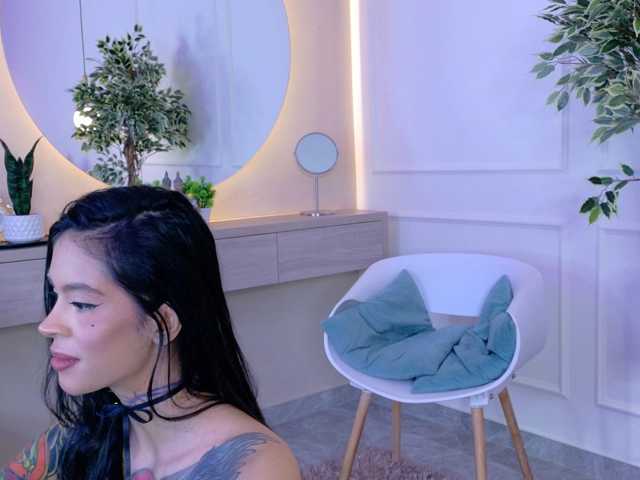 EmmaaFoster live cam on BongaCams