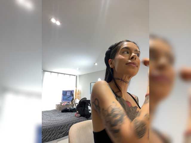 EmmaaFoster live cam on BongaCams